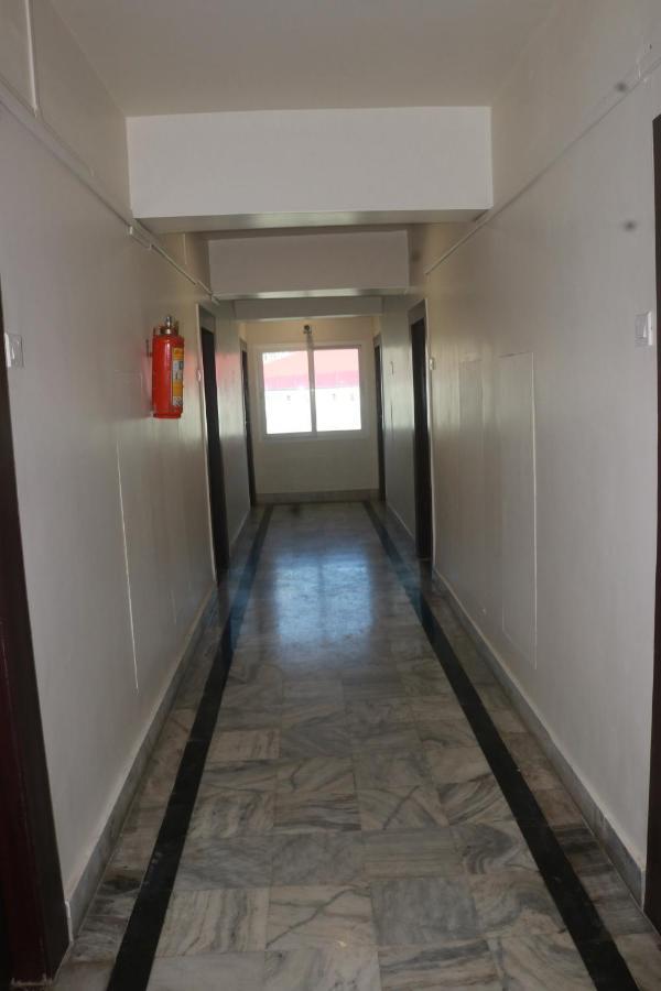גווהטי Capital O 14995 Hotel Starline Paltan Bazar מראה חיצוני תמונה